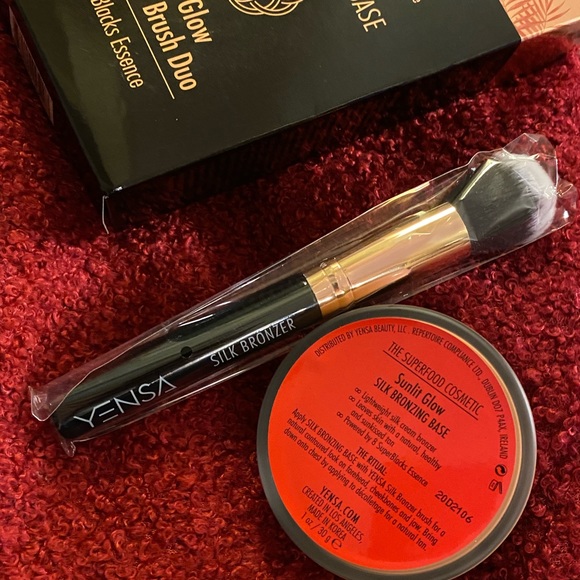 Yensa- Sunlit Glow Silk Bronzing Base with brush ☀️🐚☀️ swatched - Picture 4 of 16